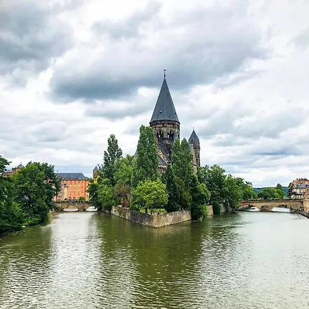 Le Colibri - Stationnement Gratuit - Balcon - Jusqu'a 4 Personnes Appartement Metz